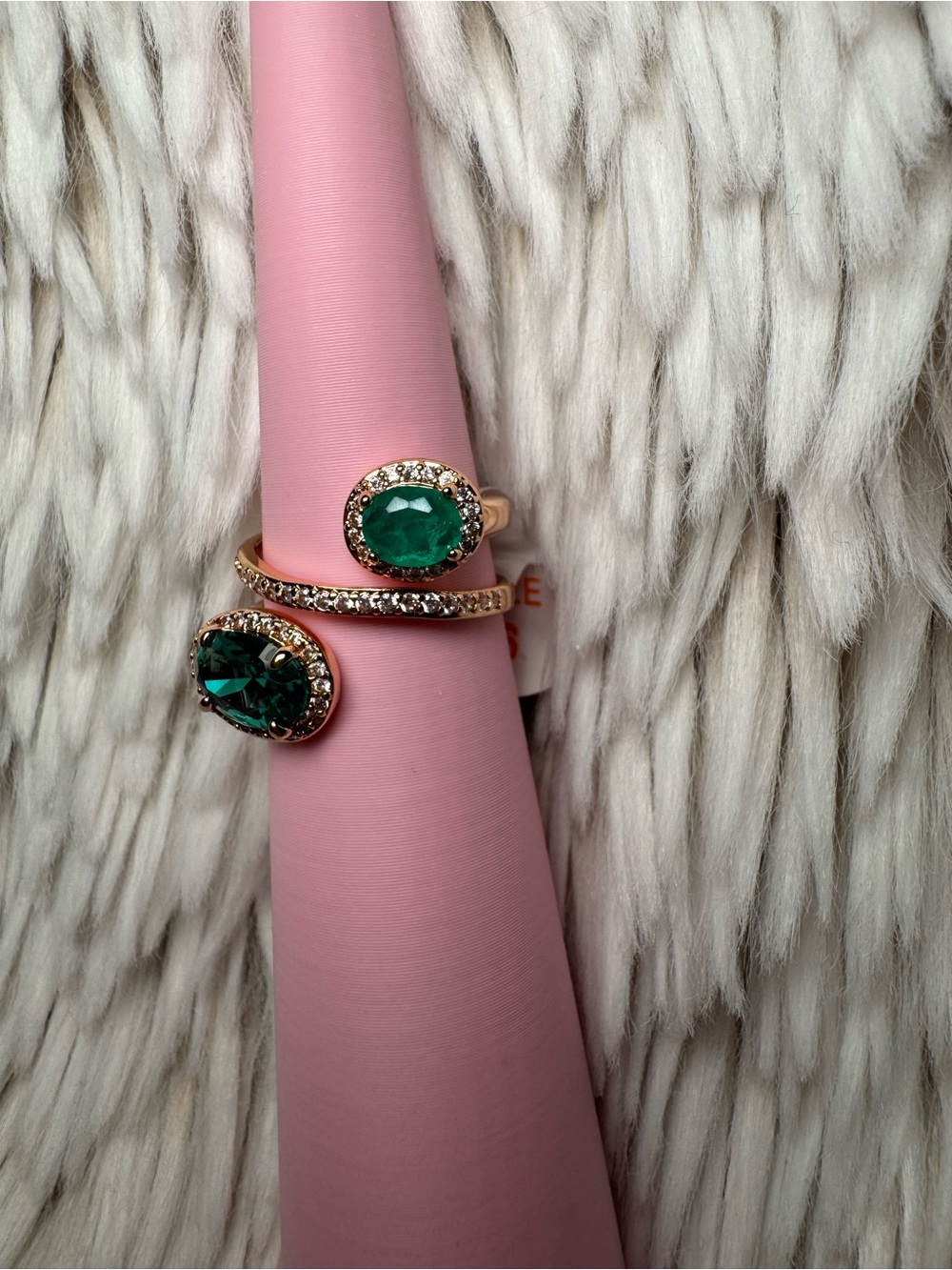 Gorgeous ring - Picture 2 of 5